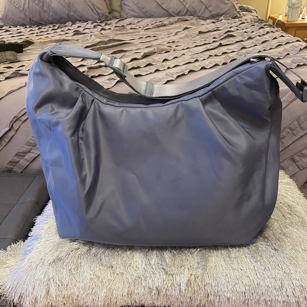 A new. day Gray-blue Shoulder Bag